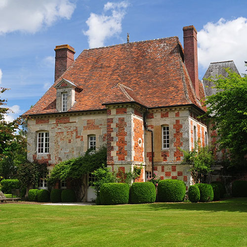 Who doesn't dream of a little French hideaway?
